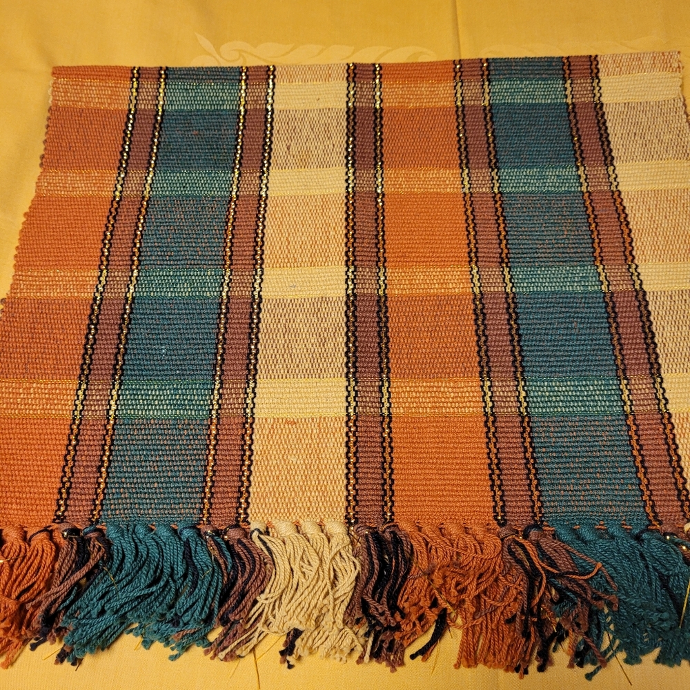 TABLE RUNNER/ PLACEMAT - Picture 2 of 4